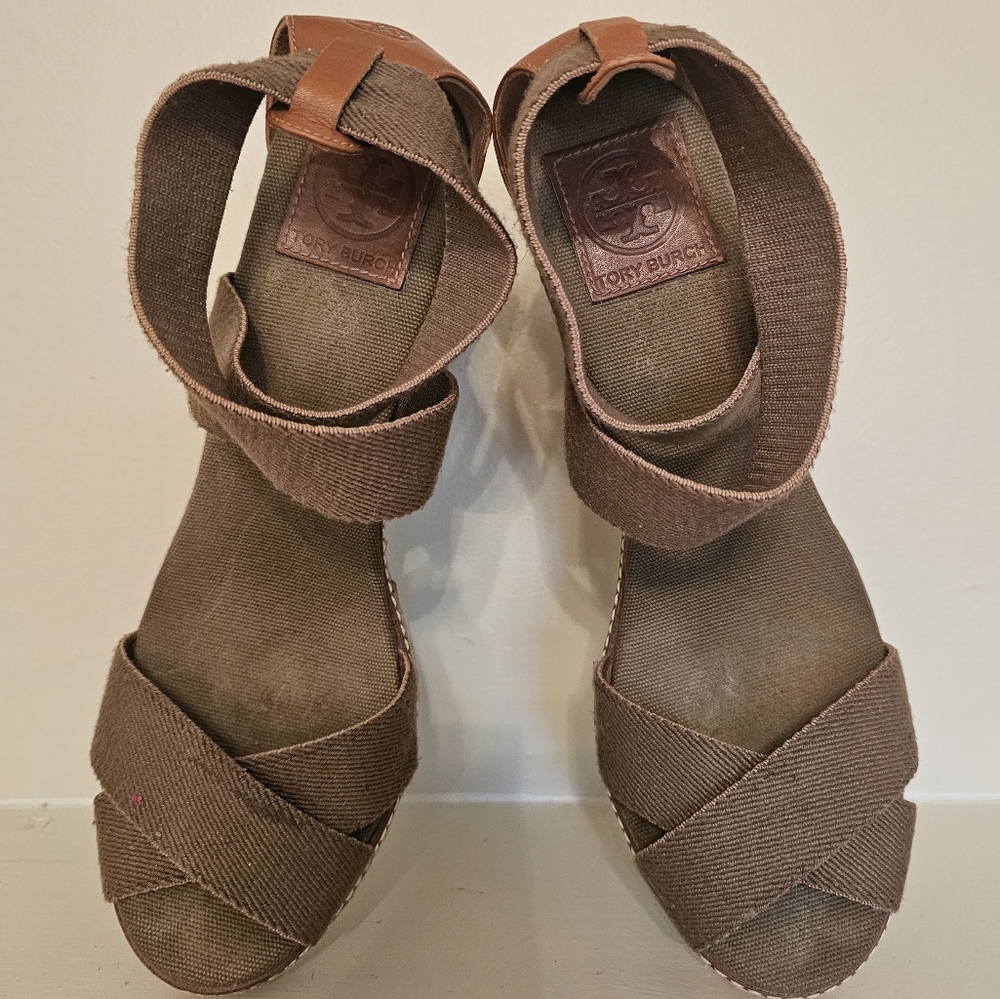 Tory burch peekaboo toe wedges